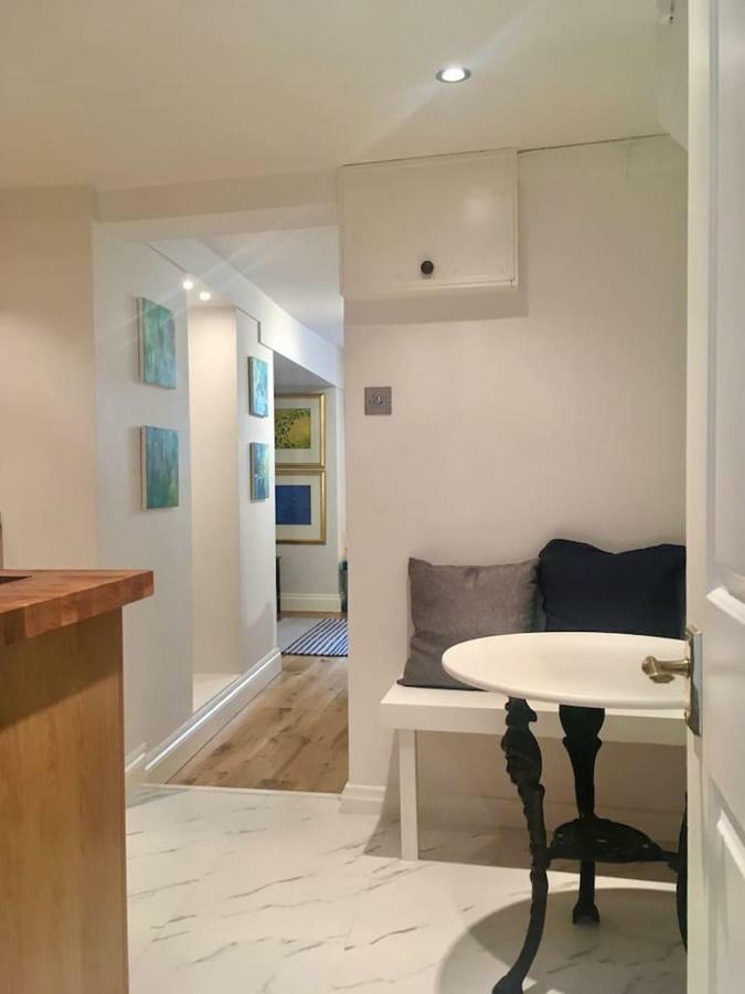 Beautiful 1Br Apartment In Historic St Aubin House Exterior photo