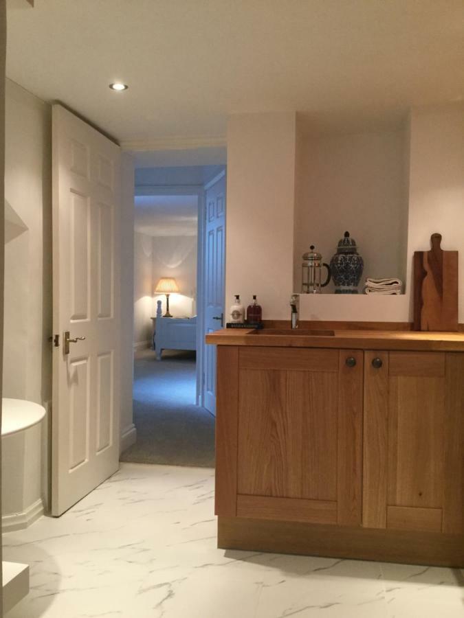 Beautiful 1Br Apartment In Historic St Aubin House Exterior photo