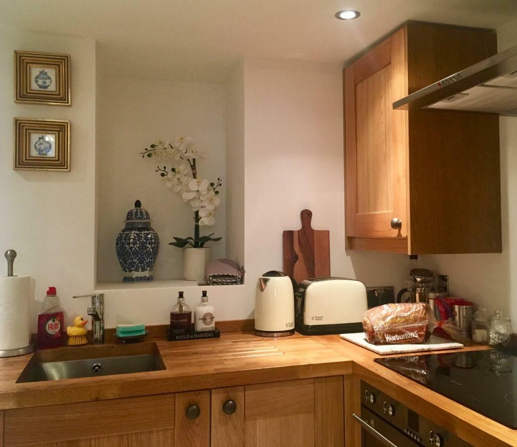 Beautiful 1Br Apartment In Historic St Aubin House Exterior photo