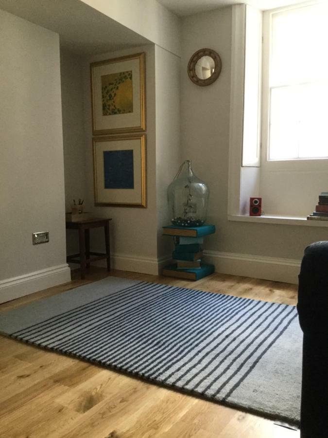 Beautiful 1Br Apartment In Historic St Aubin House Exterior photo