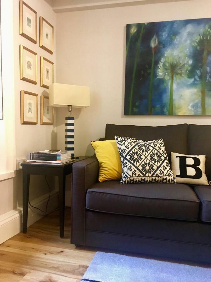 Beautiful 1Br Apartment In Historic St Aubin House Exterior photo