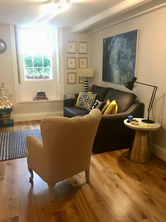 Beautiful 1Br Apartment In Historic St Aubin House Exterior photo
