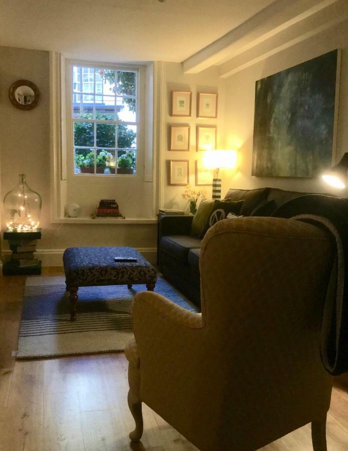 Beautiful 1Br Apartment In Historic St Aubin House Exterior photo